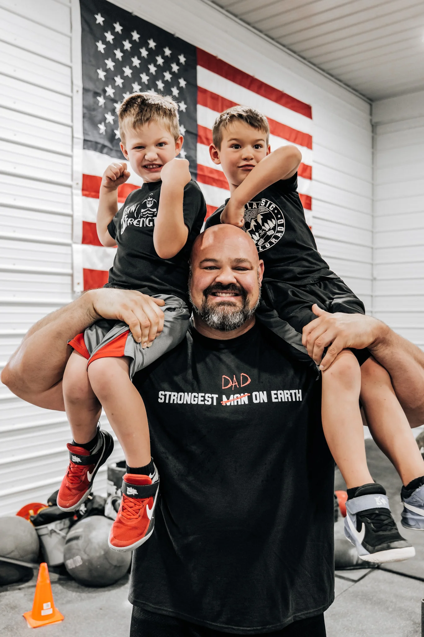 STRONGEST DAD ON EARTH TSHIRT - Image 3