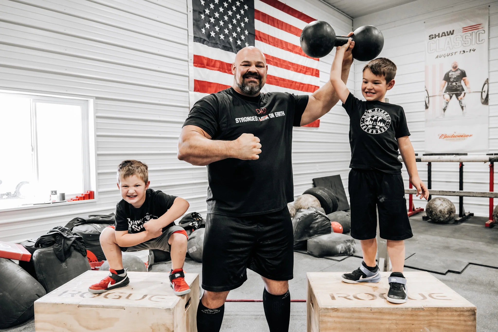 STRONGEST DAD ON EARTH TSHIRT - Image 4